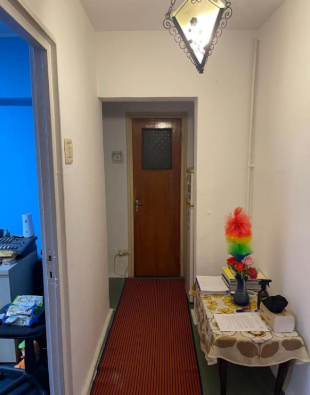 Apartament de 3 camere ( 4 min metrou )-Drumul Taberei