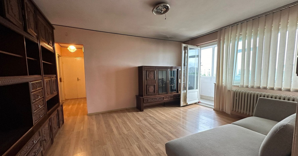 Apartament de 3 caere ( 200 M Metrou )-Drumul Taberei-Favori