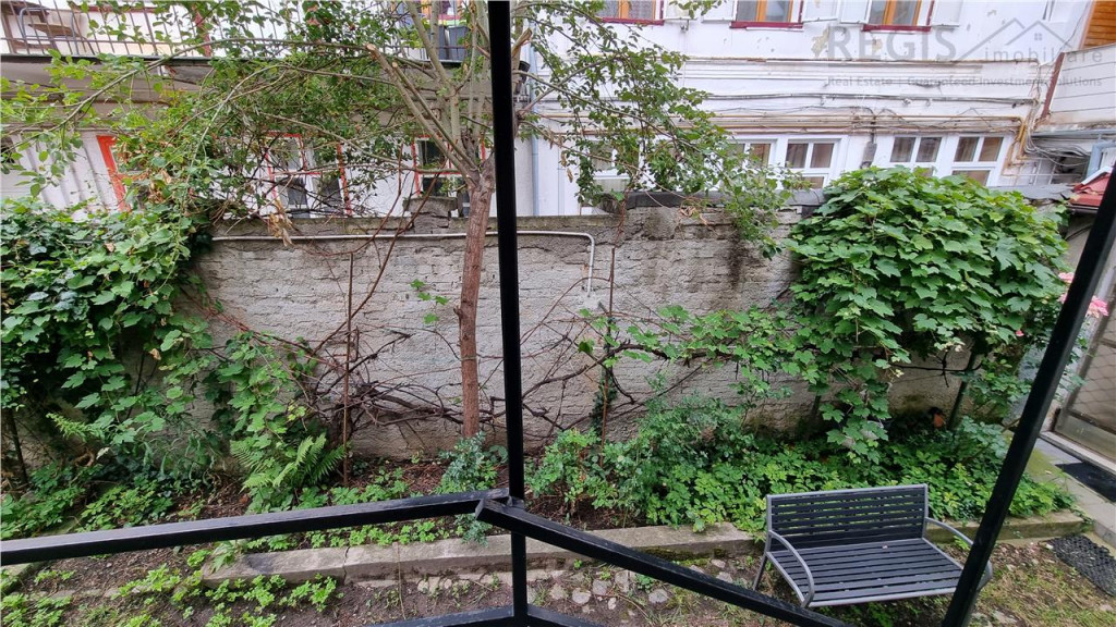 Apartament ultracentral de doua camere zona strazii Republic