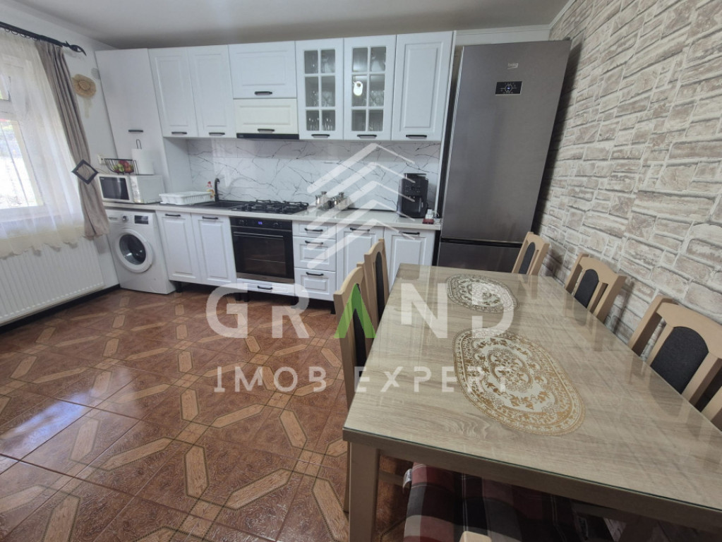 Ap 3 CAMERE, 2 BALCOANE INCHISE, 2 LOCURI DE PARCARE, zona I