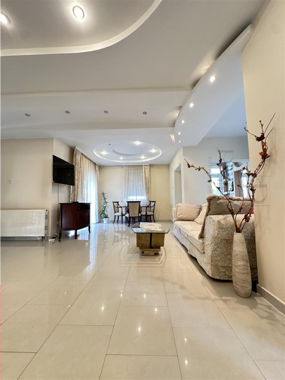 GIROCULUI - Casa individuala - Piscina incalzita si sauna -