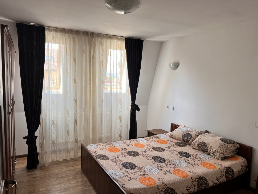 Apartame3 camere cu 2 baii, balcon cu factura