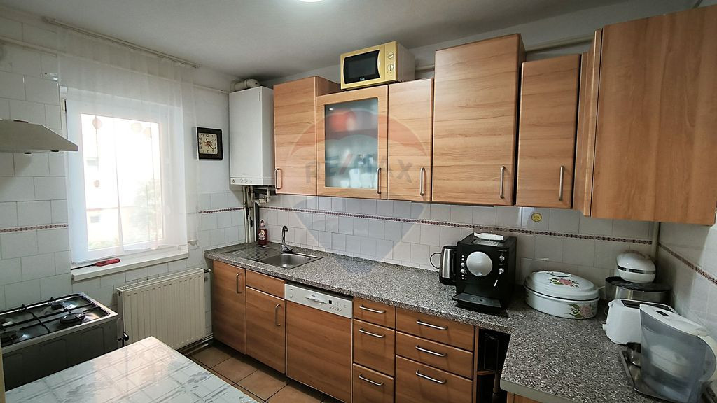 Apartament 3 camere decomandate – Parter, cartier Dupa-Zid