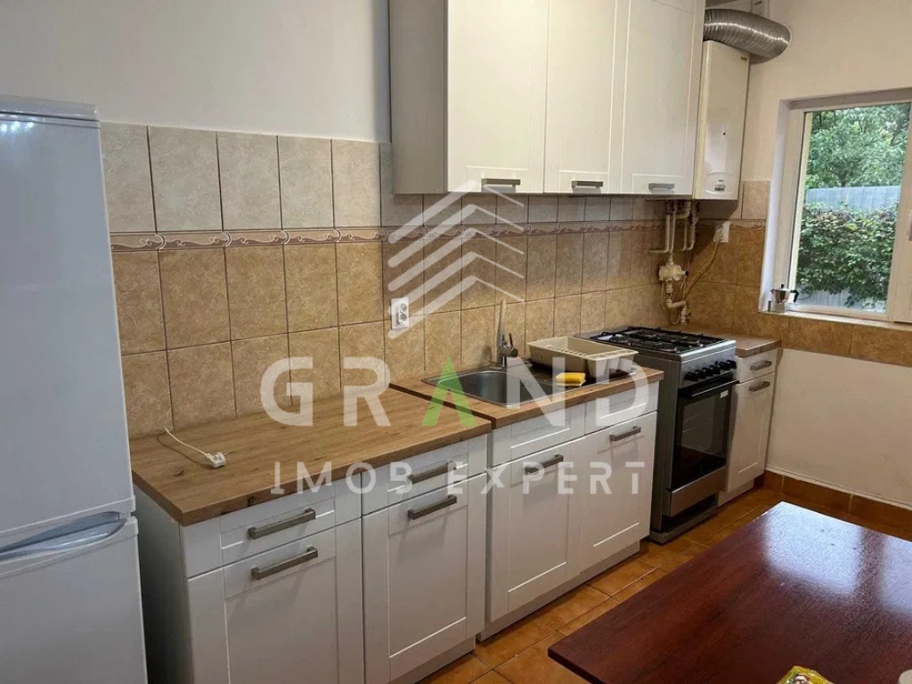 Casa insiruita 110 mp | 4 Camere | curte comuna | parcare |