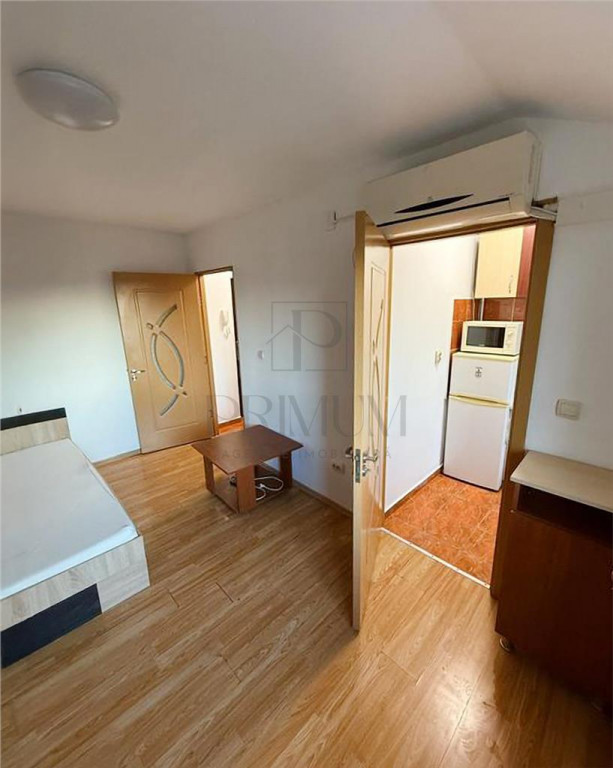 Badea Cartan - 1 camera - bloc anvelopat - aproape de MEDICI