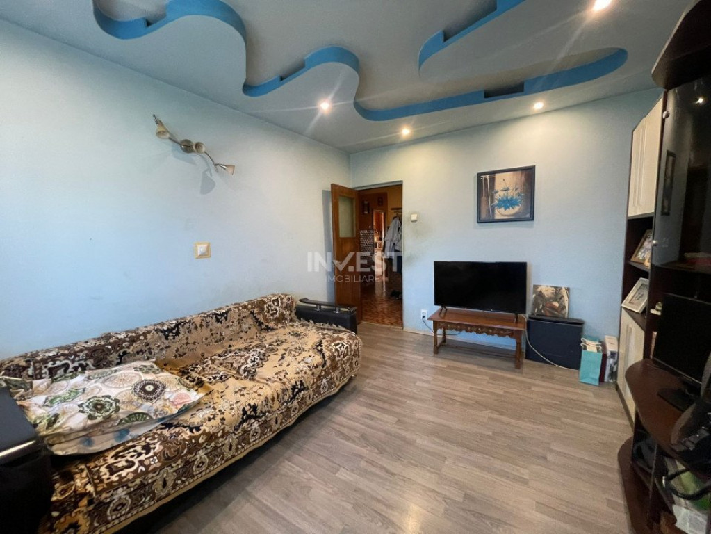 Apartament de vanzare 3 camere si 2 bai, Pacurari - Petru Po