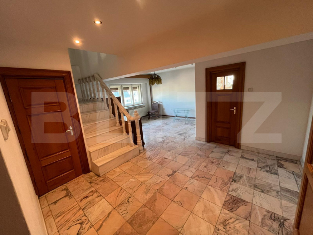 Apartament deosebit cu 5 camere – spațiu, lumină și ele