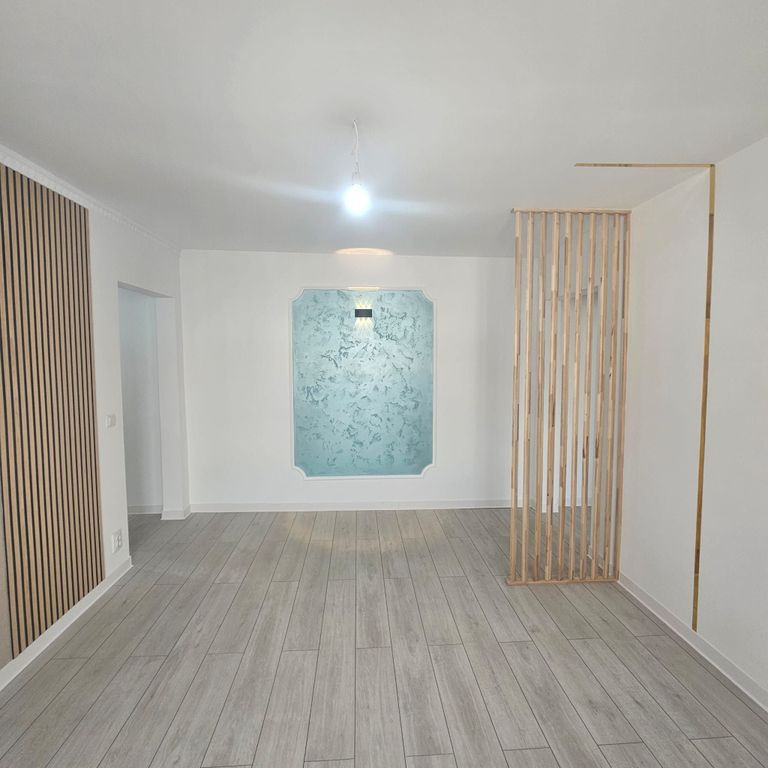 Apartament 3 camere, balcon, complet renovat, cartier Vas...