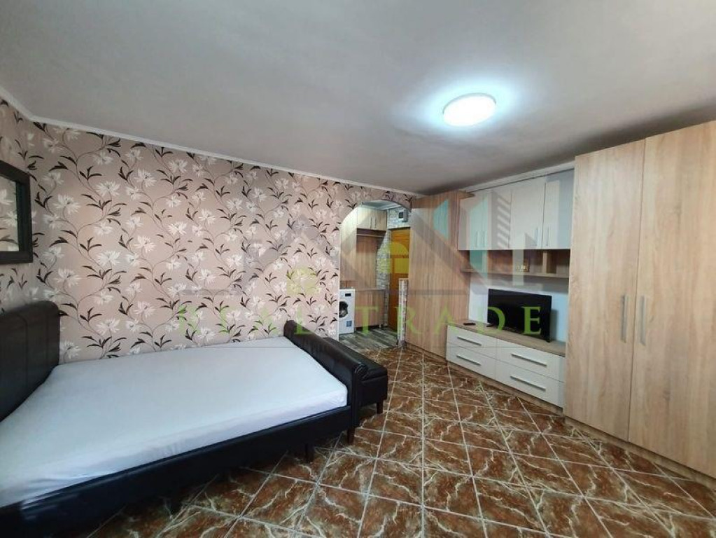 Garsoniera zona Centrul Civic- Toamnei