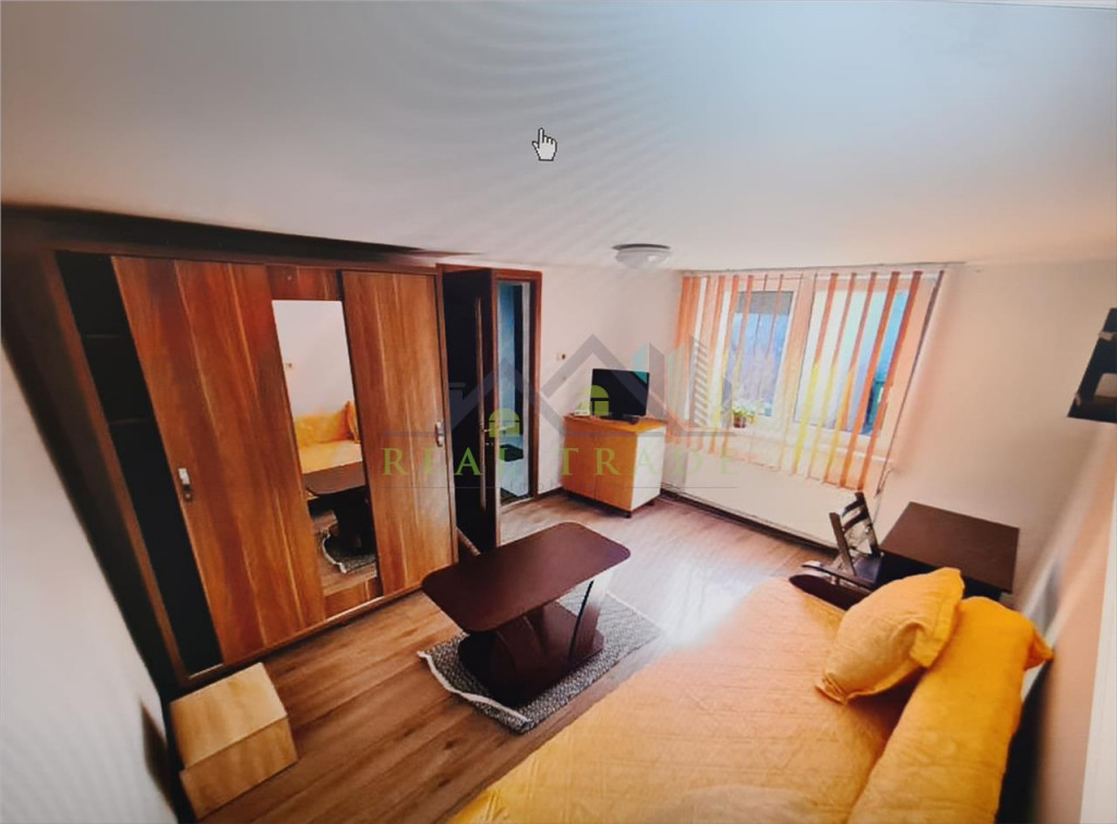 Garsoniera decomandata la casa zona Centrul Istoric