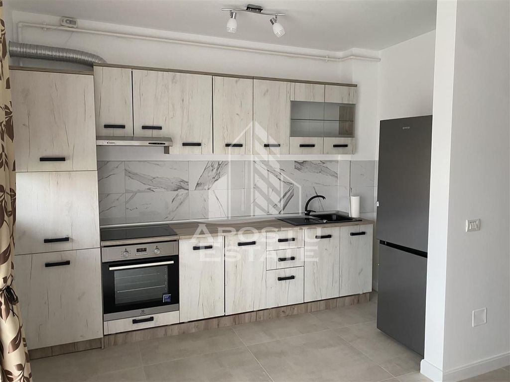 Apartament de inchiriat cu 2 camere, loc de parcare,bloc nou