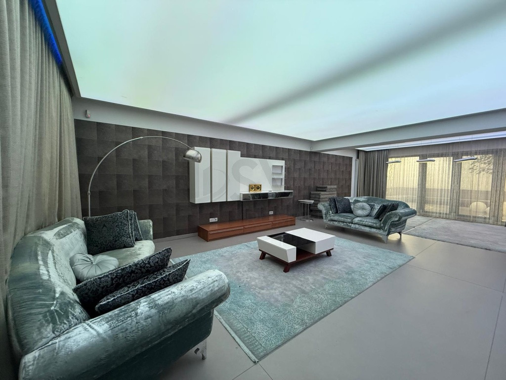 Vila Moderna I 8 Camere I 363 MP I Mobilata I