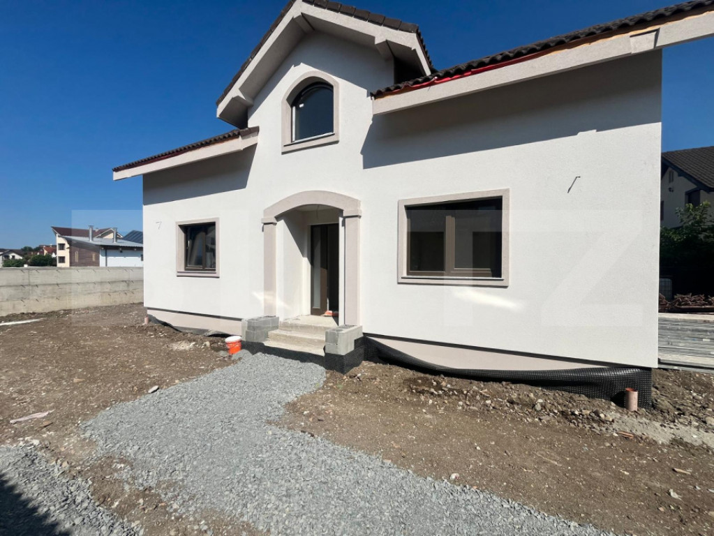 Casa individuala, finisata, 250 mp teren, zona Terra
