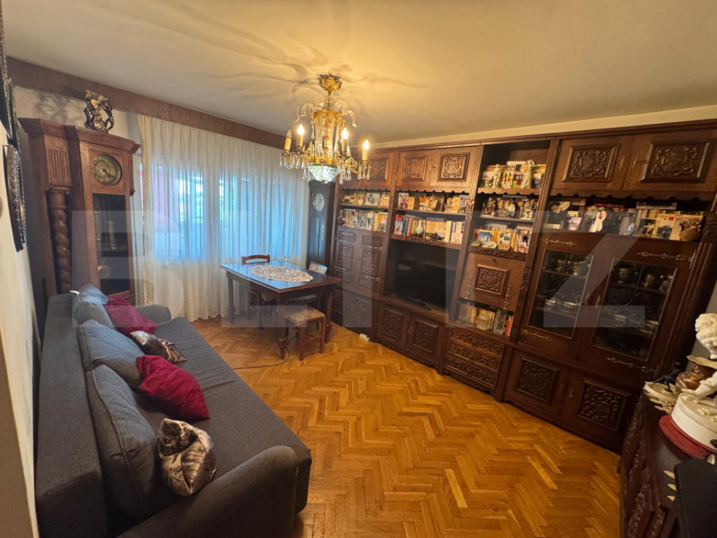 Apartament Ultracentral 3 camere decomandate ,82mp,zona Patr