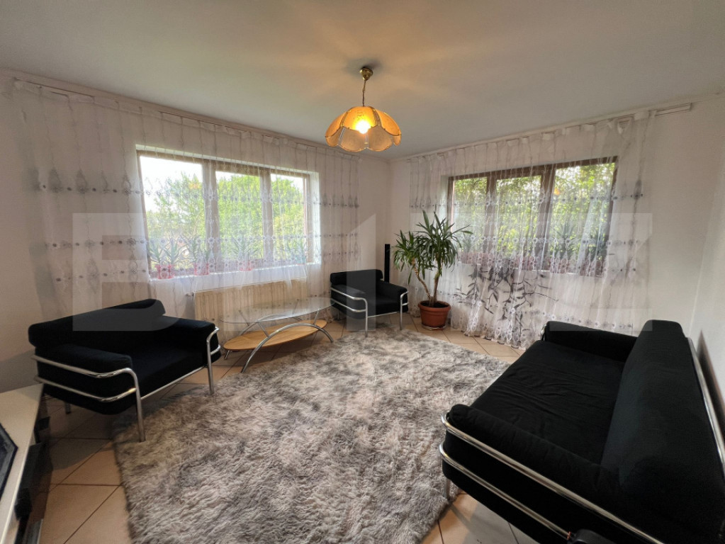 Casa cu 2 camere, 91 mp, teren 3.400 mp, zona comuna Apa