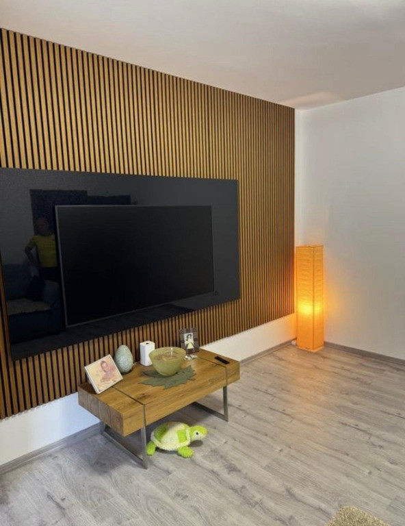 Apartament 2 camere, decomandat - zona Cristian