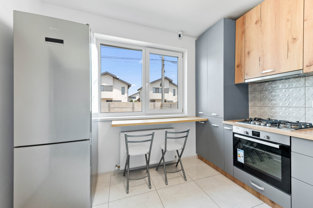 Vila noua, 5 dormitoare, 3 bai, teren 380 mp. Pret excelent