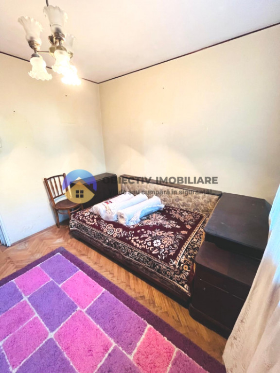 Apartament de vanzare 4 camere- Bulevardul Traian, Piatra Ne