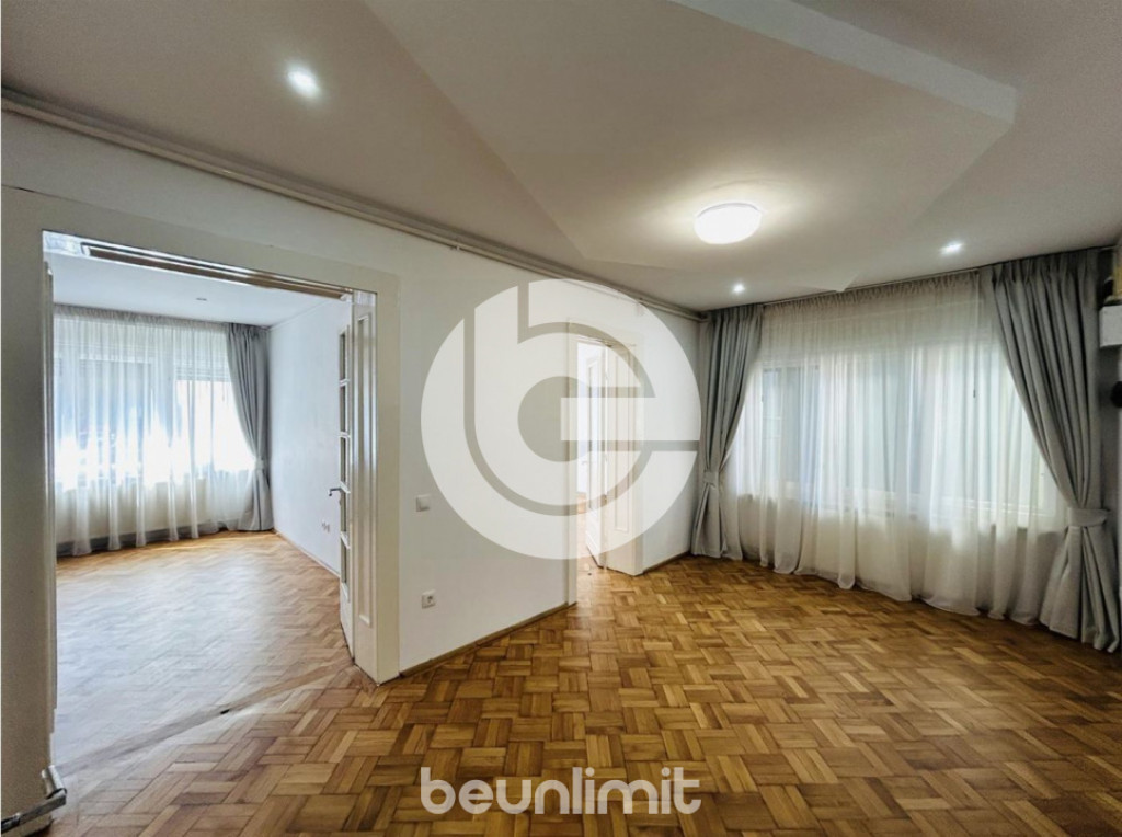 Spatiu birouri - Central - Curte + parcare + Garaj
