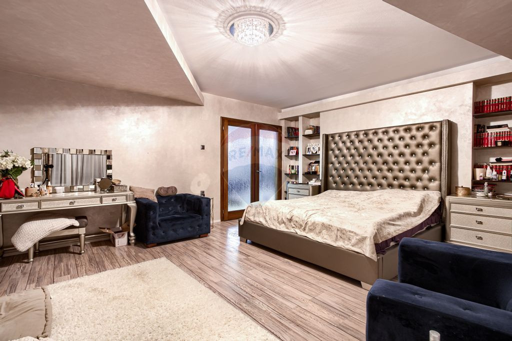 Apartament modern la casa cu 3 camere si balcon Zona Banu...