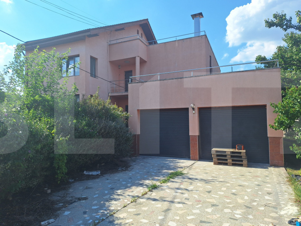 OPORTUNITE! Casa individuala, 8 camere, 3 garaje, 3 terase,