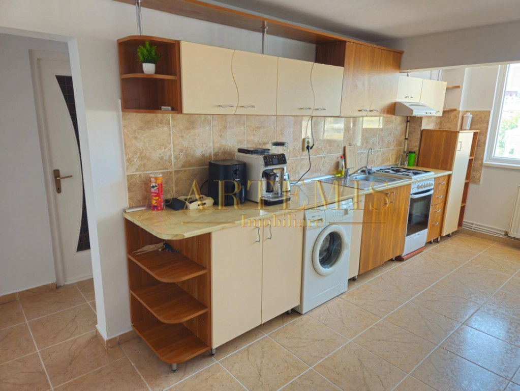 Apartament de 2 camere, decomandat, 56 mp., zona Independent