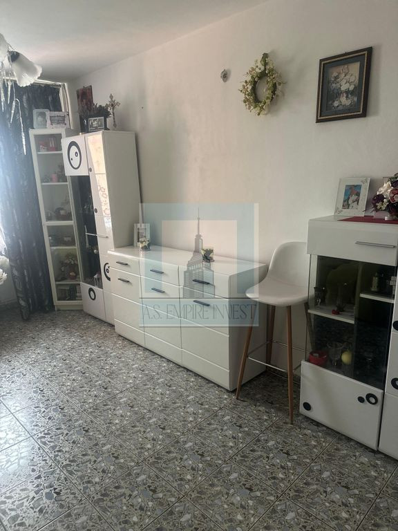 De vanzare apartament 3 camere/ zona Calea Bucuresti