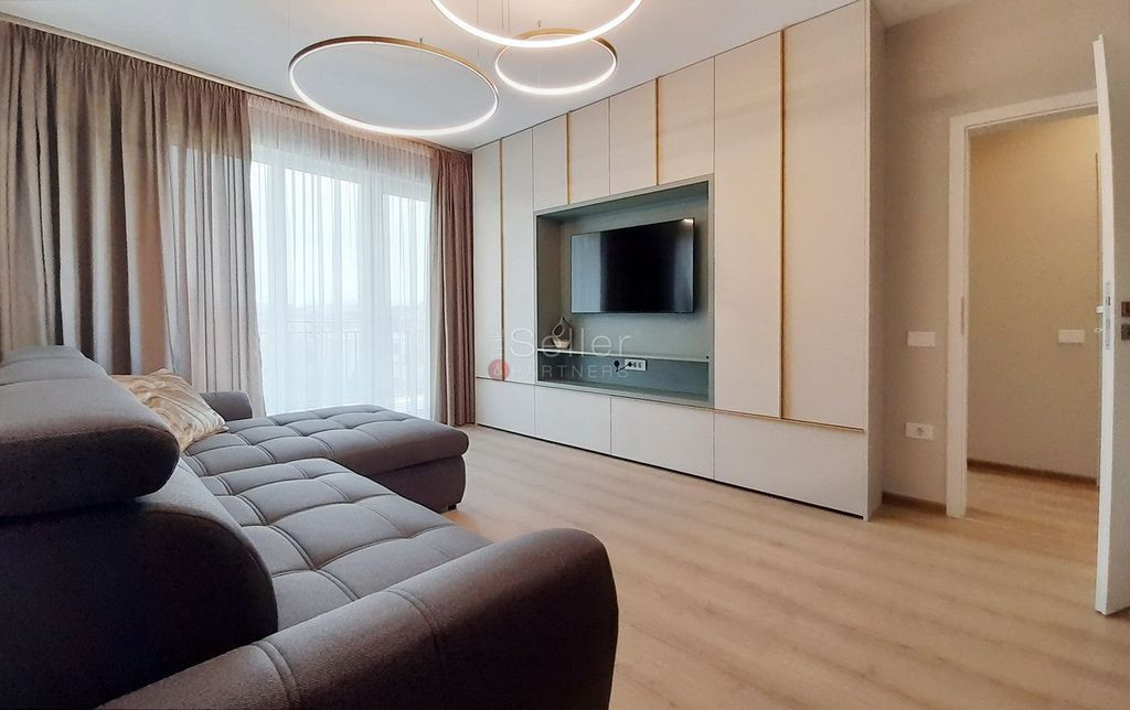 Imobil Nou - Prima Inchiriere Zona Tractorul