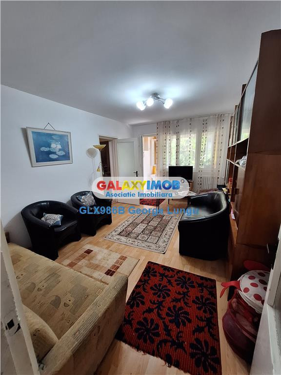 Camer#259; de -nchiriat pentru fete - apartament 3 camere