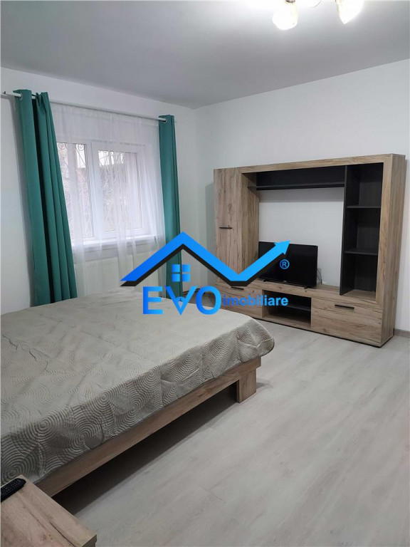 Apartament cu 1 camera, decomandat, zona Arcu
