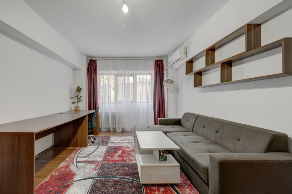 Apartament de 2 camere, etaj 1, bloc 1983, Drumul Taberei -