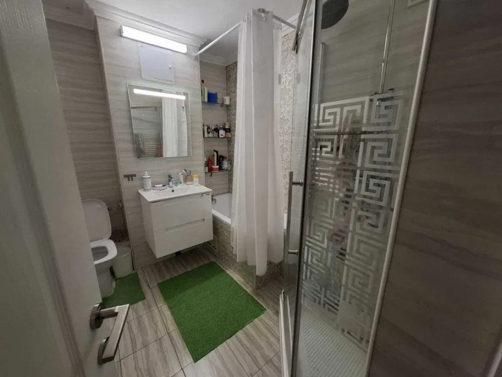 APARTAMENT 3 CAMERE, DECOMANDAT, ETAJ INTERMEDIAR,APROAPE DE