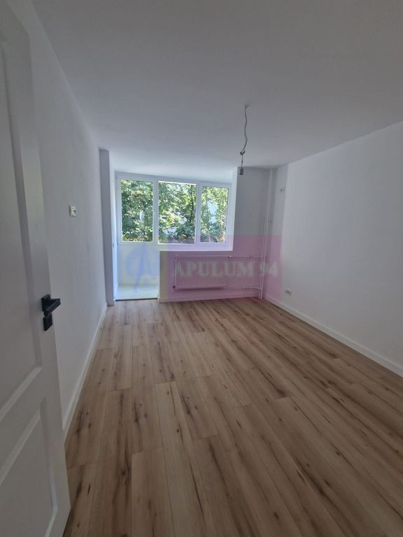 Vanzare apartament de 3 camere in Titan-Auchan, mutare im...