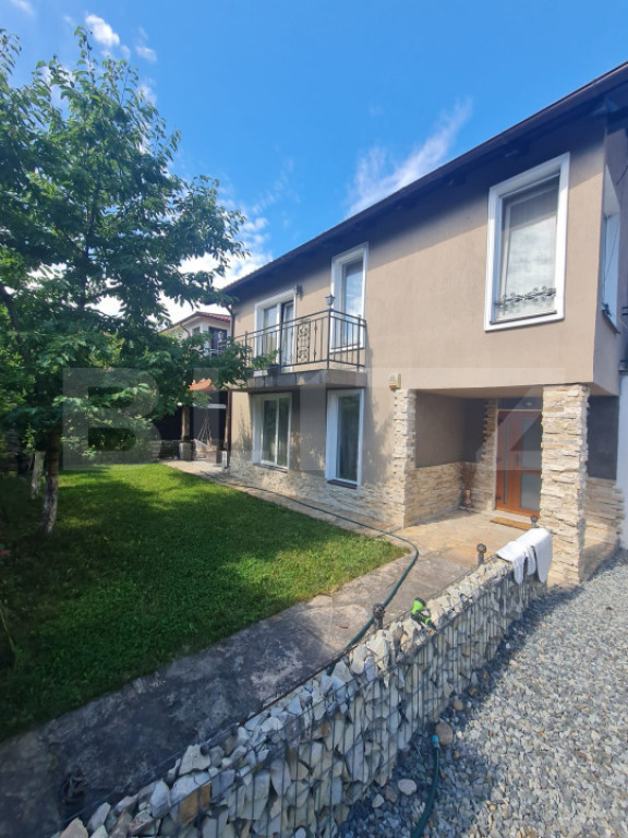 Casa individuala, 4 camere, garaj, zona Florilor