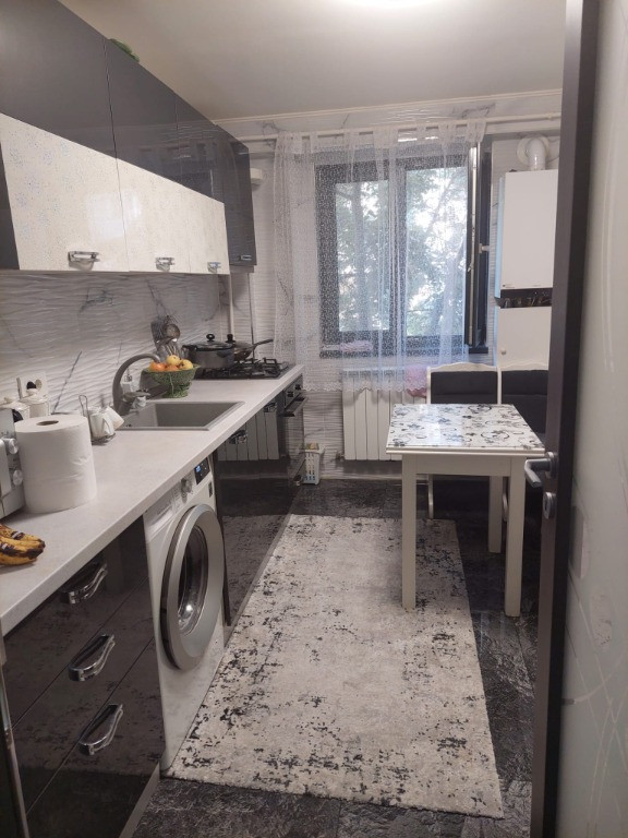 Apartament 3 camere Calea Calarasilor/Viziru