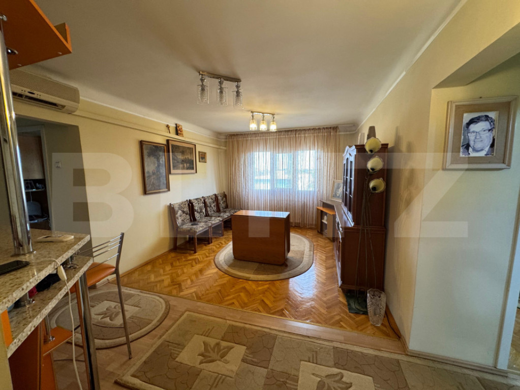 Apartament de 4 camere, decomandat, 87mp, 1 Mai zona Sara