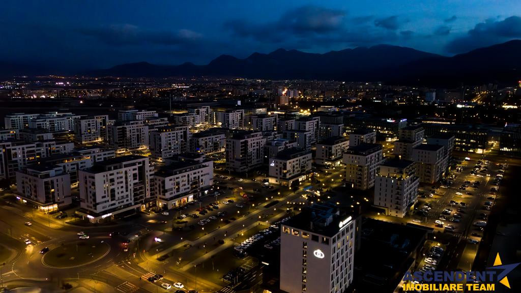 Clasa A,decomandat, mobilat, accesorizat, parcare privata,bo