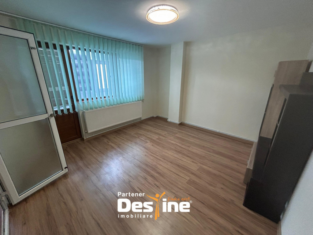 Apartament 3 camere decomandat 65mp - Etaj 1 - Pacurari