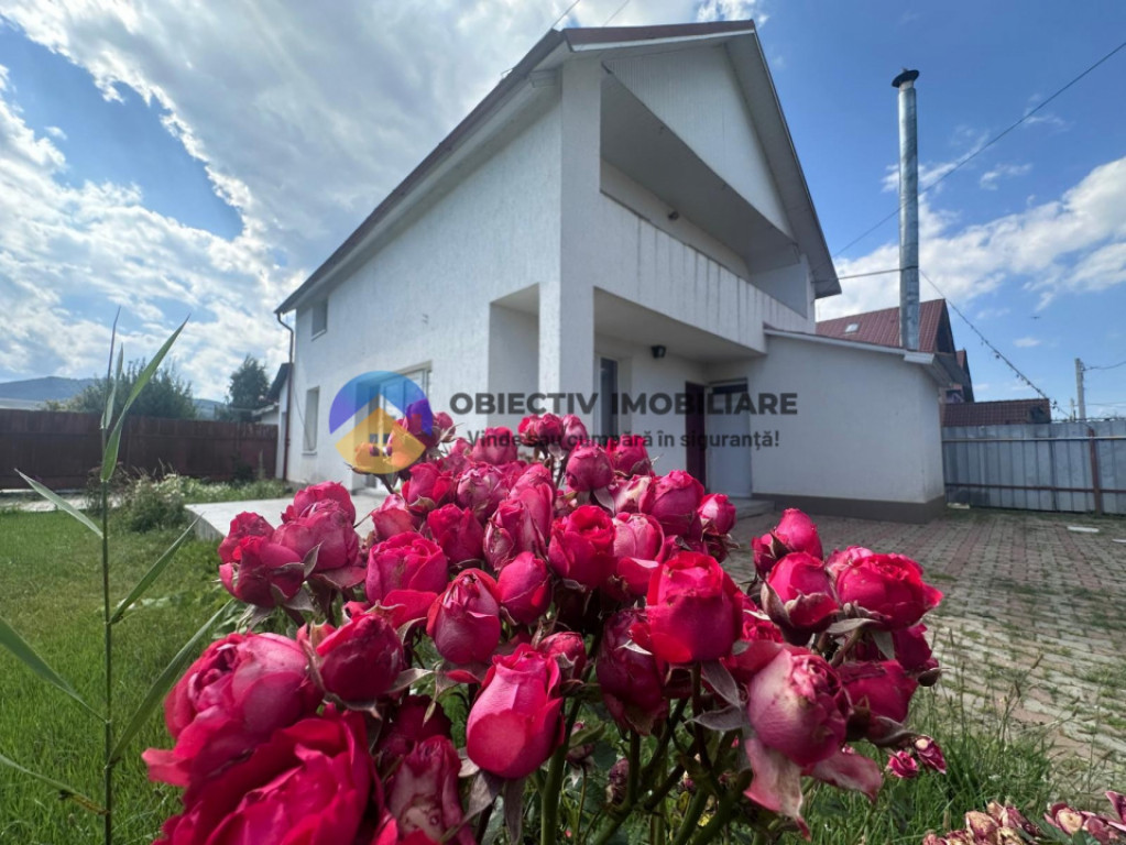 Casă cu personalitate în inima Dumbrava Roșie – Cut