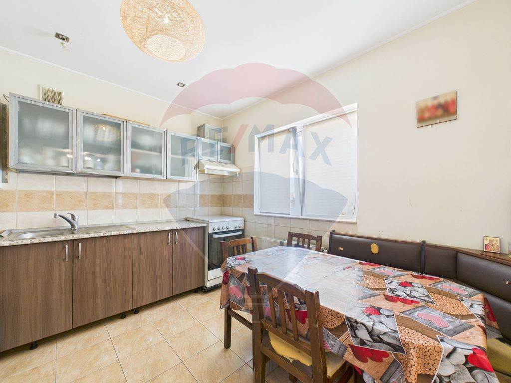 Casa individuala cu 5 camere si Pod in zona Andronache