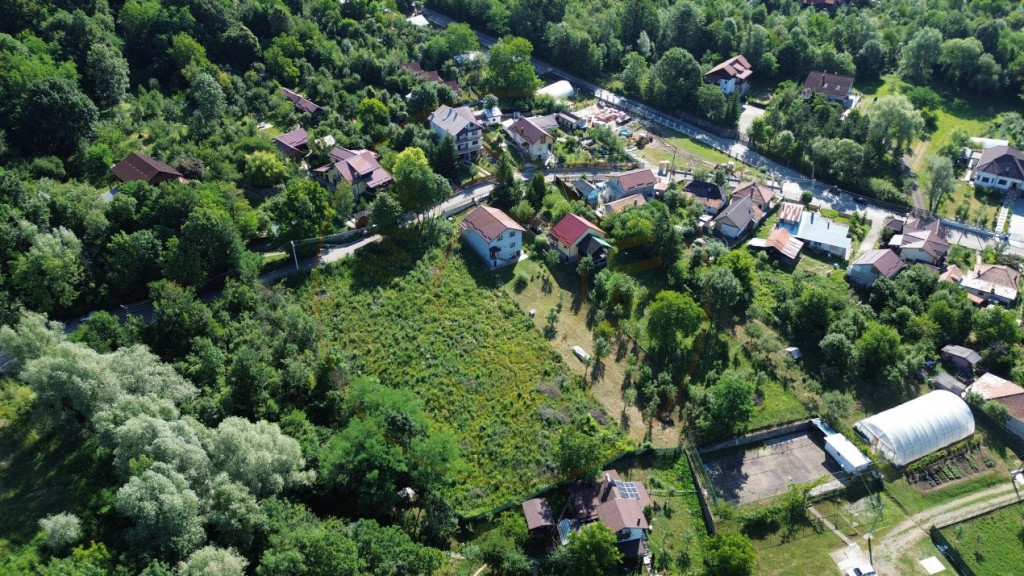 Teren intravilan Cornu de Jos – 2826 mp, deschidere 45 m,