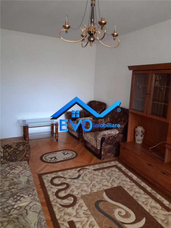 Apartament cu 2 camere, etajul 3, decomandat, zona Alexandru