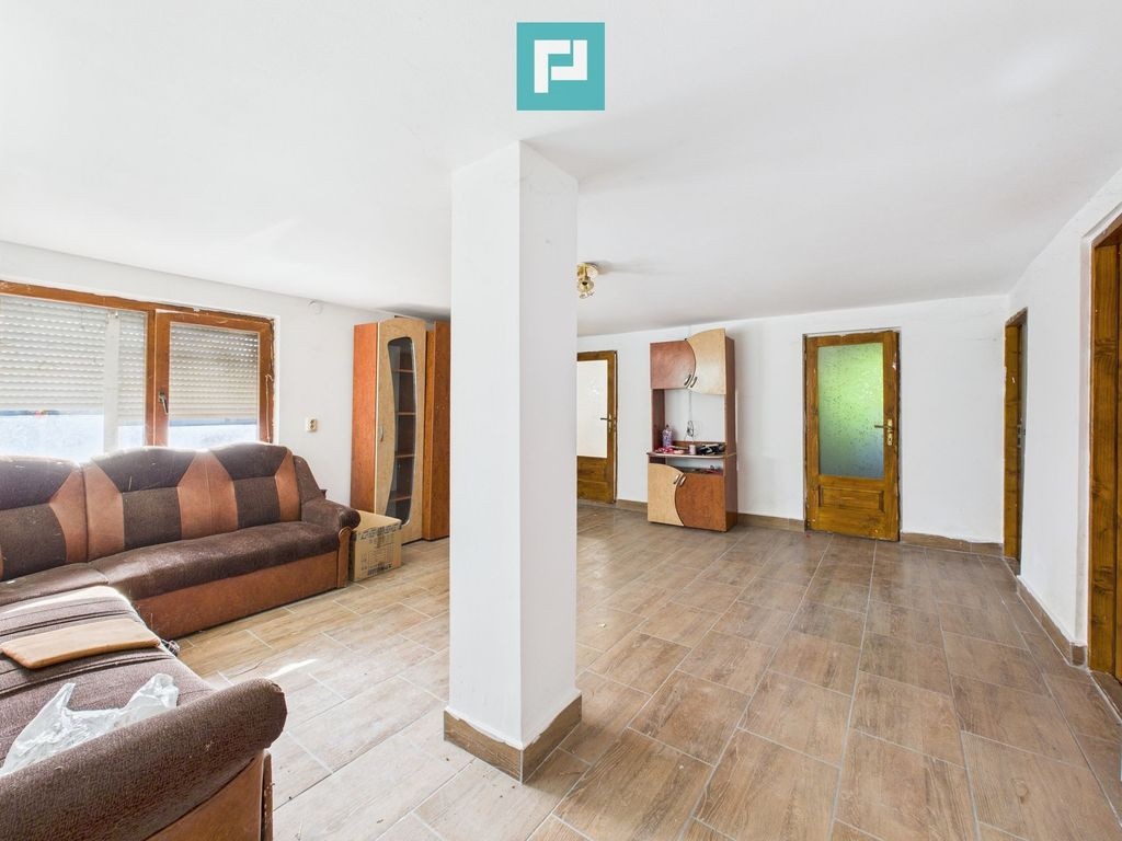 Casă 3 camere, Bujac