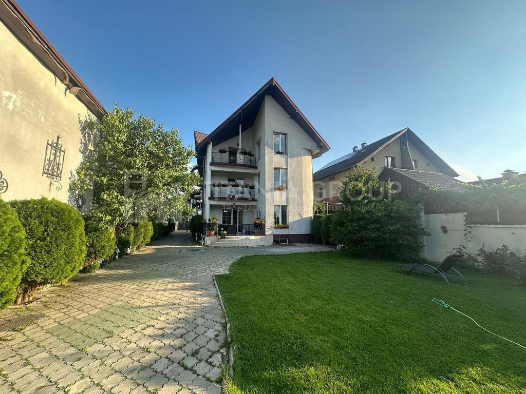 Vilă individuală, teren 600 mp, 6 camere, modern mobila...