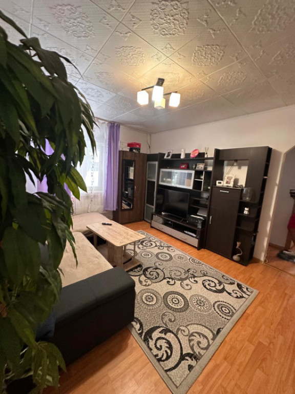 Apartament 2 camere zona Poarta 6