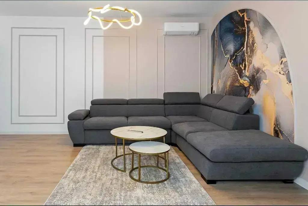 Apartament de 2 camere cu boxă inclusă în preț – Iv...