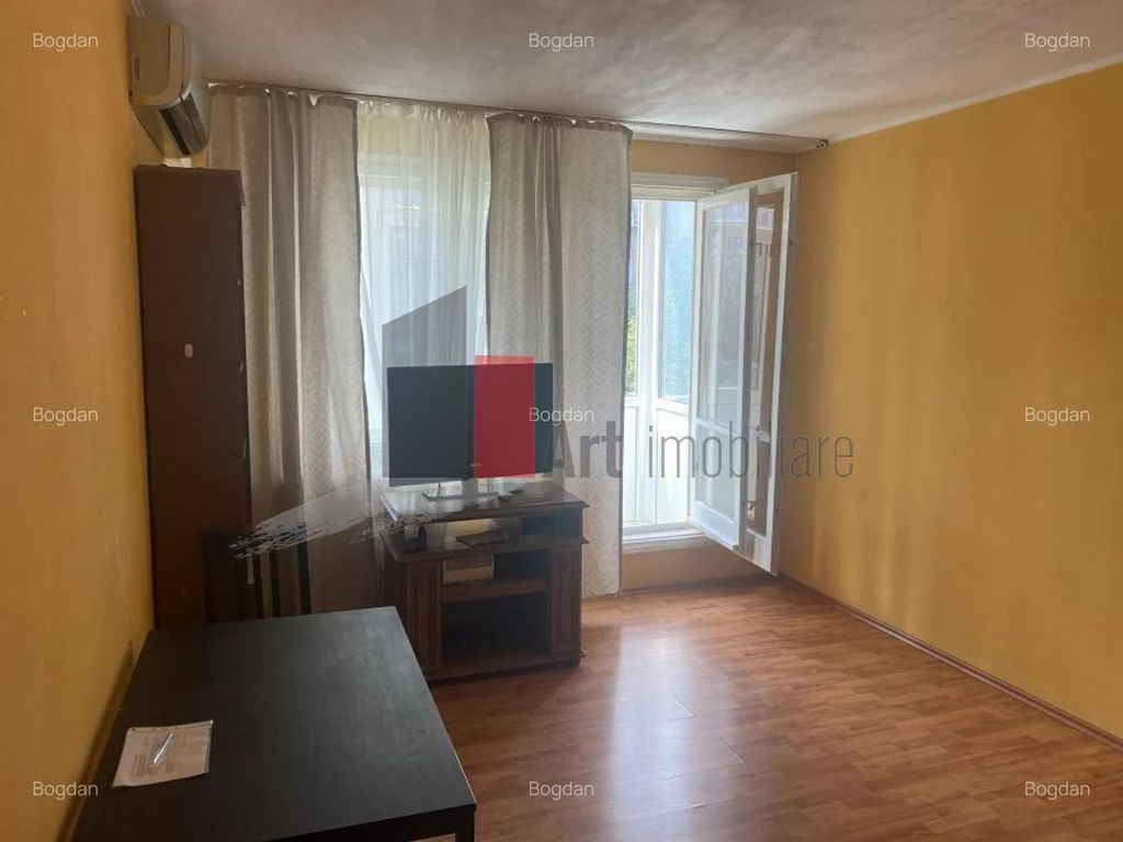 Vânzare garsonieră Tineretului