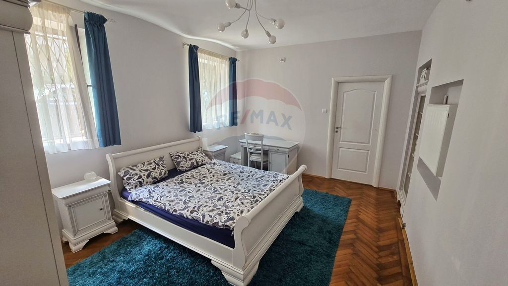 Apartament cu 3 camere de închiriat în zona P-ta Romana