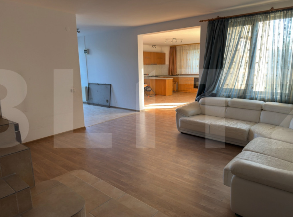 Casa tip duplex, 5 camere, 260 mp, teren de 750 mp, Botosan