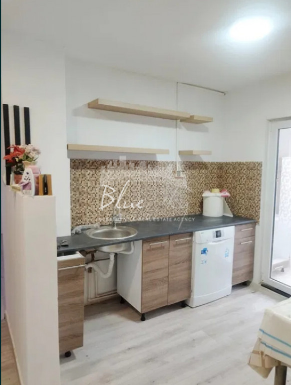 Gata de mutare! Apartament 3 camere, decomandat – Etaj 2,